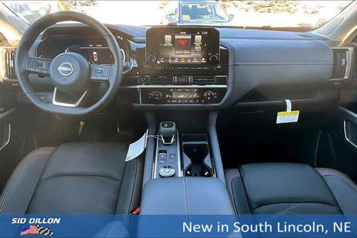 2025 Nissan Pathfinder Platinum 4WD