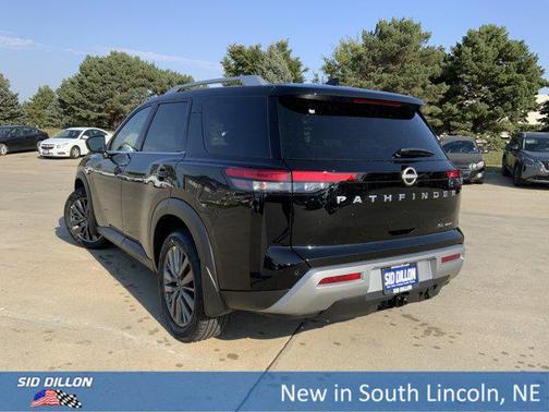2025 Nissan Pathfinder SL 4WD