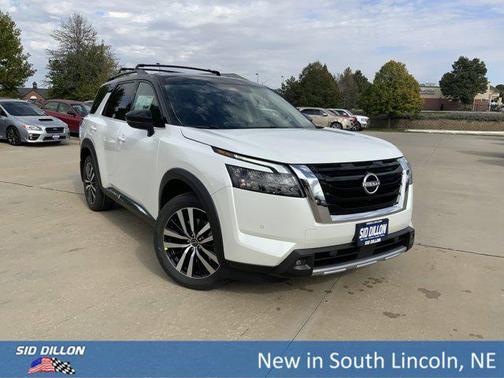 2025 Nissan Pathfinder Platinum 4WD