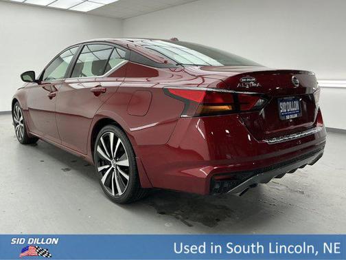 2022 Nissan Altima SR FWD