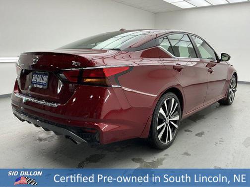 2022 Nissan Altima SR FWD