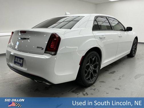 2019 Chrysler 300 S
