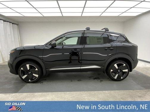 Super Black 2026 Nissan Kicks SR