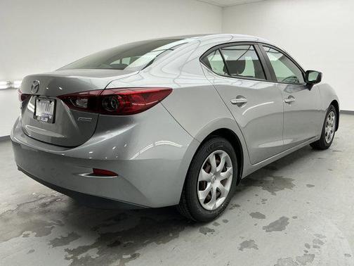 2016 Mazda Mazda3 i Sport