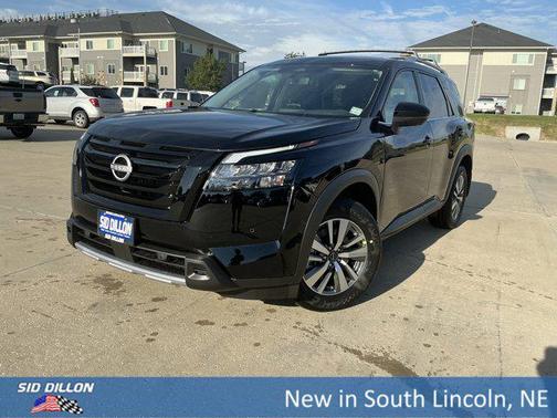 2025 Nissan Pathfinder SL 4WD