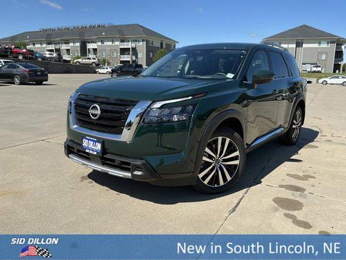 2025 Nissan Pathfinder Platinum 4WD