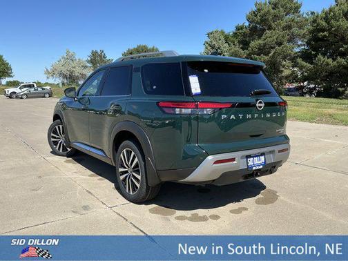 2025 Nissan Pathfinder Platinum 4WD