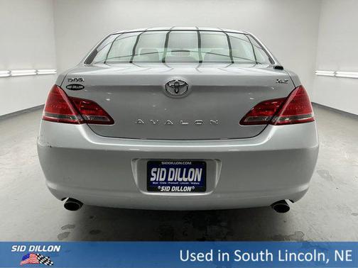2005 Toyota Avalon XL