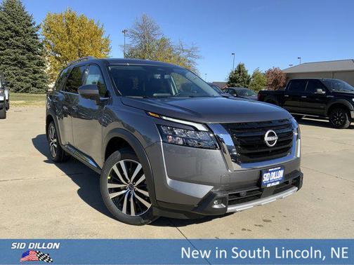 2025 Nissan Pathfinder Platinum 4WD