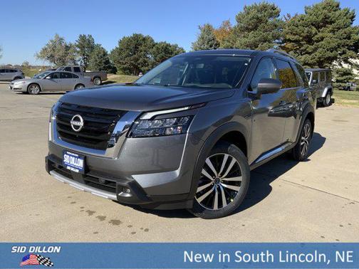2025 Nissan Pathfinder Platinum 4WD