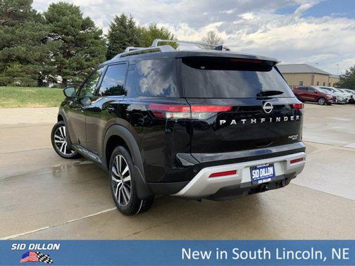 2025 Nissan Pathfinder Platinum 4WD