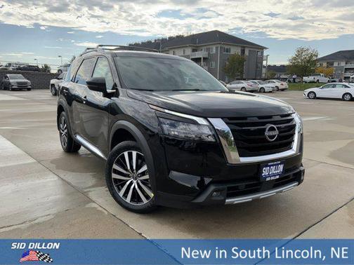 2025 Nissan Pathfinder Platinum 4WD