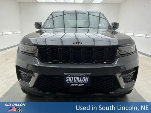 Metallic 2025 Jeep Grand Cherokee Laredo