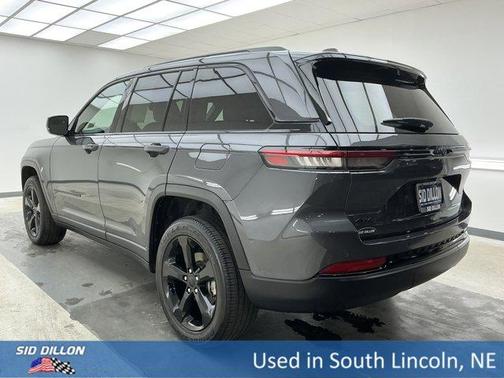 Metallic 2025 Jeep Grand Cherokee Laredo