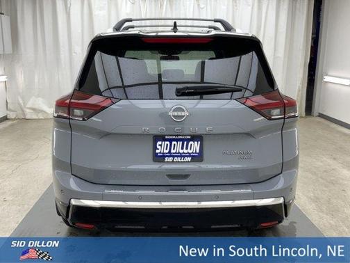 Boulder Gray Pearl / Super Black 2026 Nissan Rogue Platinum