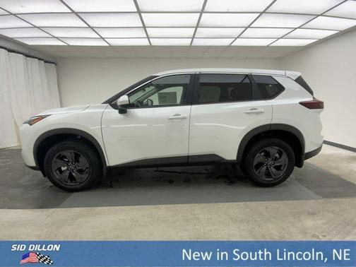 Everest White P 2026 Nissan Rogue SV