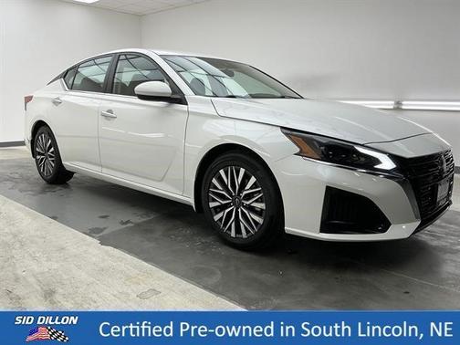 White 2023 Nissan Altima 2.5 SV