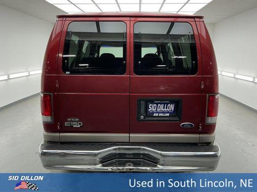 2001 Ford E150 Base