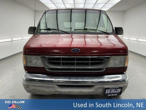 2001 Ford E150 Base