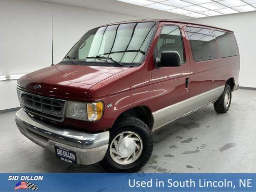 2001 Ford E150 Base