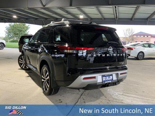 2025 Nissan Pathfinder Platinum 4WD