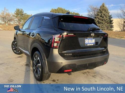 Super Black 2026 Nissan Kicks SV