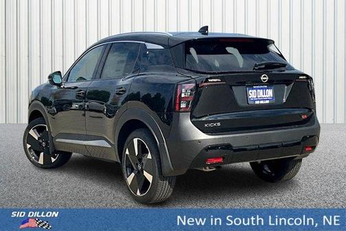 Super Black 2025 Nissan Kicks SR