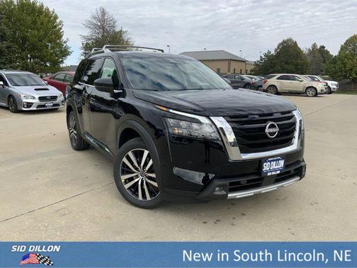 2025 Nissan Pathfinder Platinum 4WD