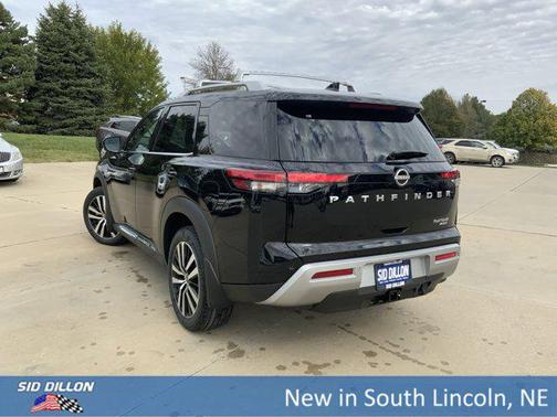 2025 Nissan Pathfinder Platinum 4WD