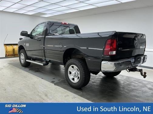 Brilliant Black Crystal Pearlcoat 2016 RAM 2500 SLT