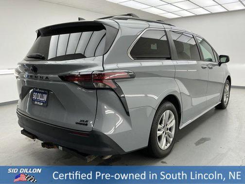 2022 Toyota Sienna Woodland Edition