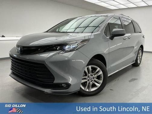 2022 Toyota Sienna XLE