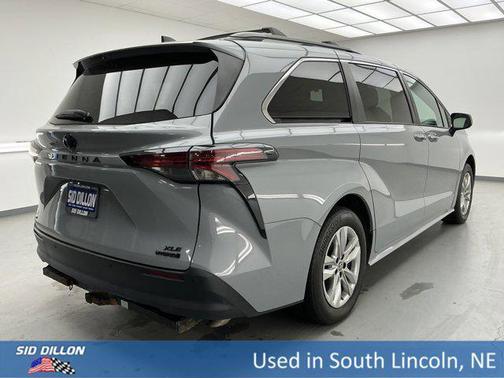 2022 Toyota Sienna XLE