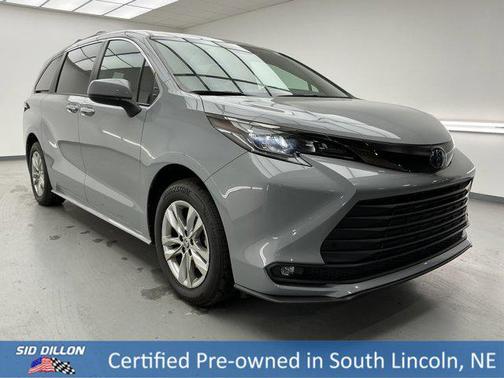 2022 Toyota Sienna Woodland Edition