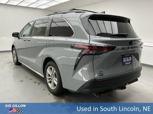 2022 Toyota Sienna XLE