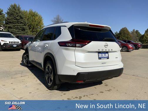 2026 Nissan Rogue SV