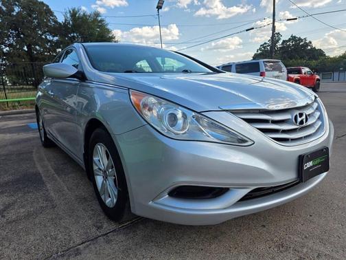 2013 Hyundai SONATA GLS