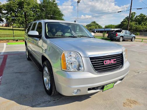 Quicksilver Metallic 2014 GMC Yukon SLT