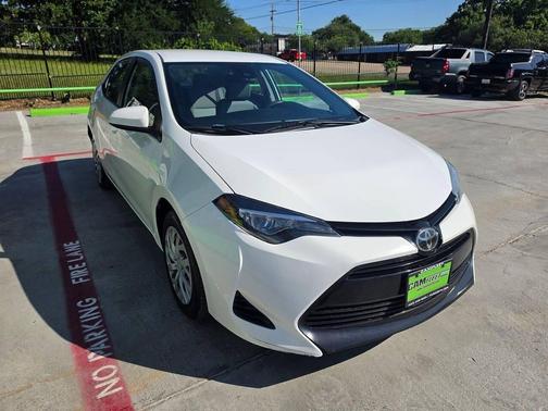Super White 2017 Toyota Corolla L