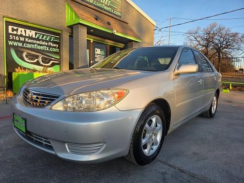 2005 Toyota Camry LE