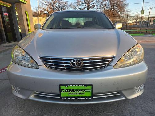 2005 Toyota Camry LE
