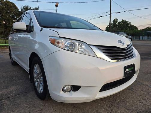 2013 Toyota Sienna XLE