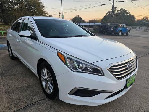 2017 Hyundai SONATA SE