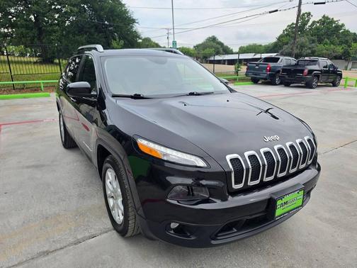 Brilliant Black Crystal Pearlcoat 2015 Jeep Cherokee Latitude