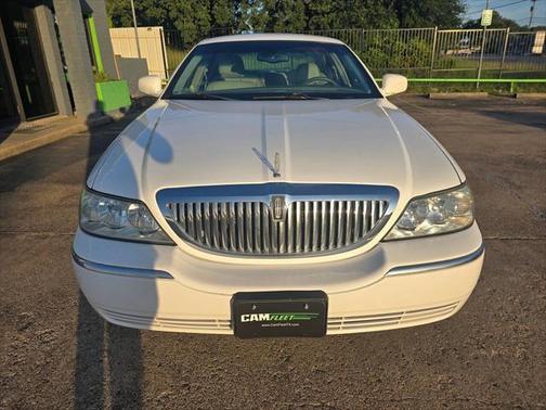 2004 Lincoln Town Car Signature