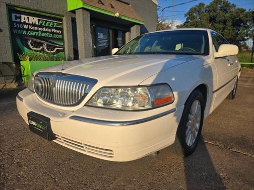 2004 Lincoln Town Car Signature