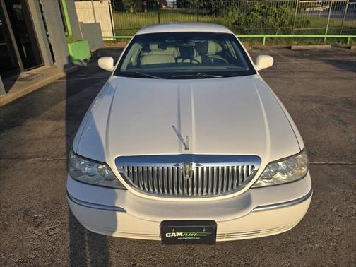2004 Lincoln Town Car Signature