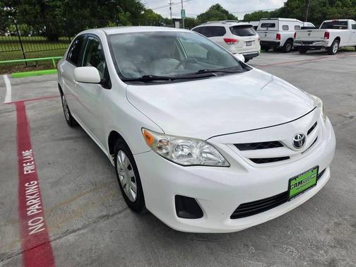 Super White 2011 Toyota Corolla LE