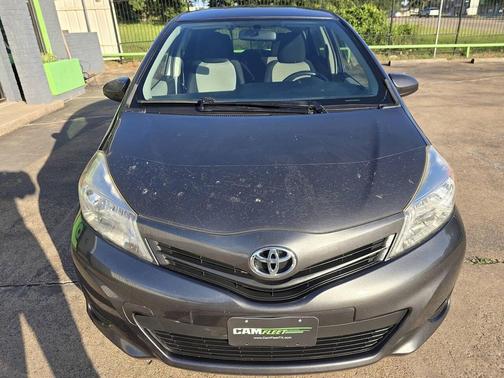 2012 Toyota Yaris LE