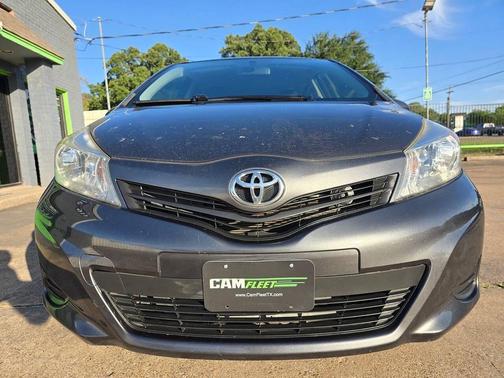2012 Toyota Yaris LE